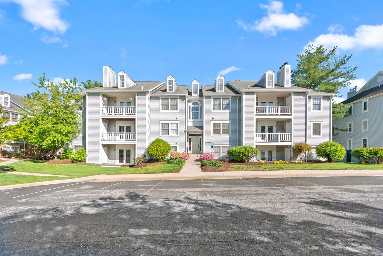 12205 Saint Peter Ct