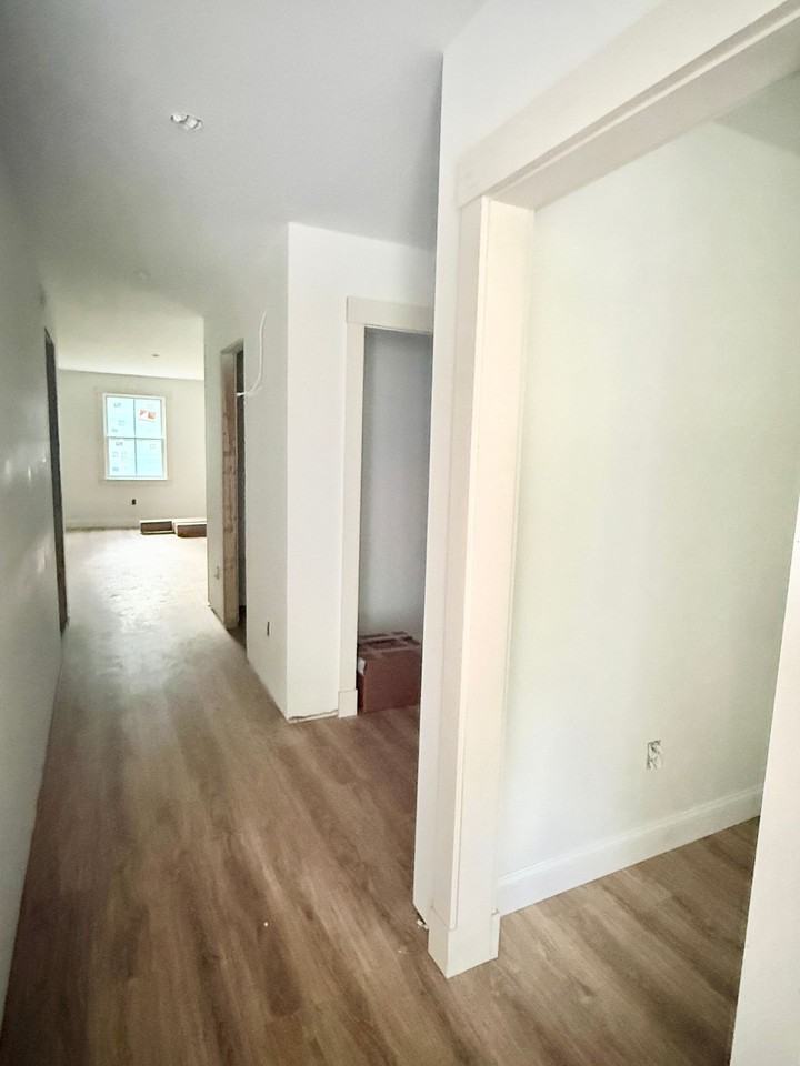 192 Center Rd - Photo 5 of 44