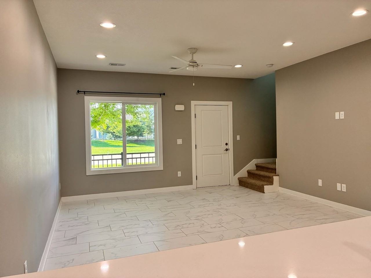 750 Se Westown Pkwy - Photo 7 of 37