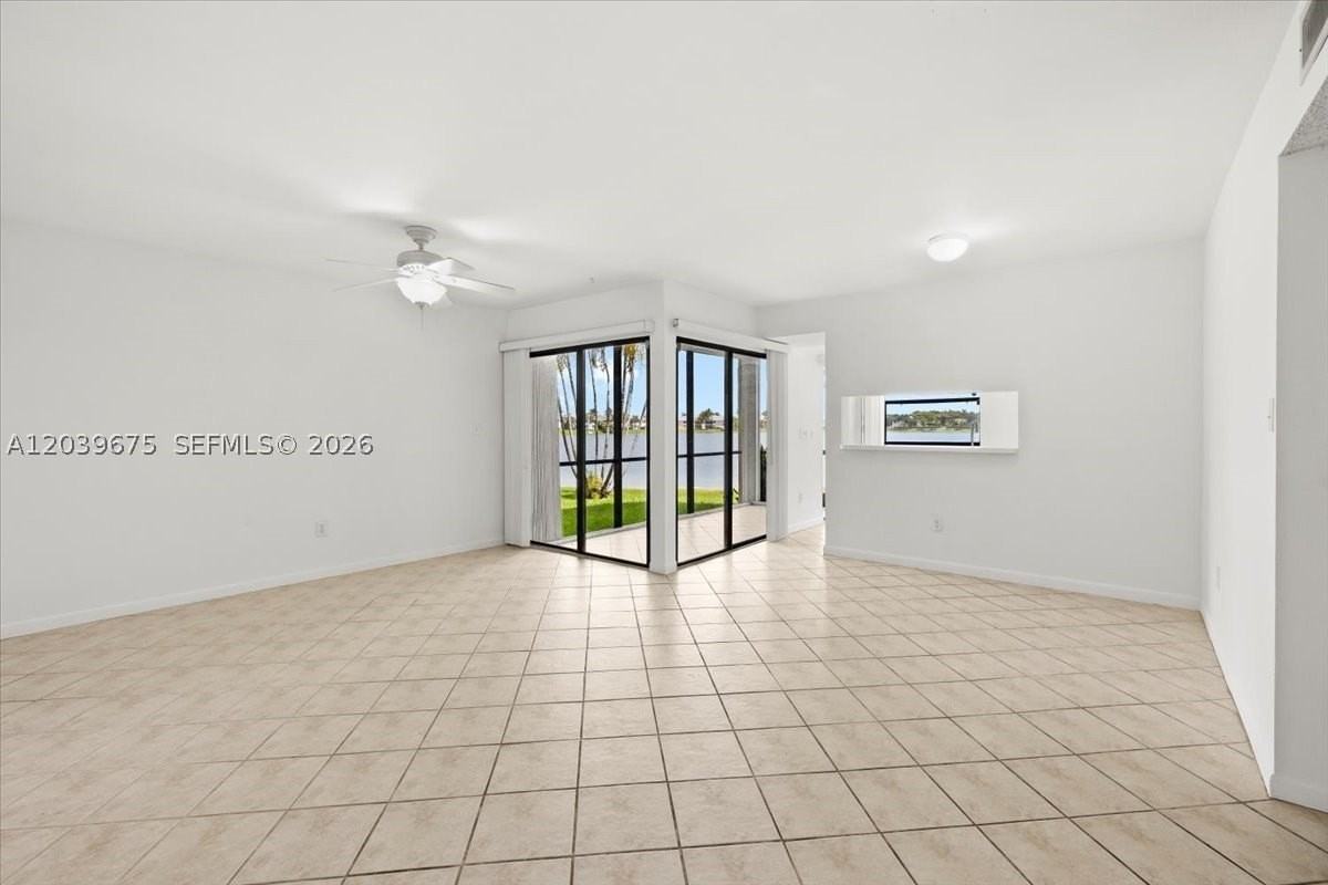 999 Hamilton Dr #999B - Photo 6 of 40