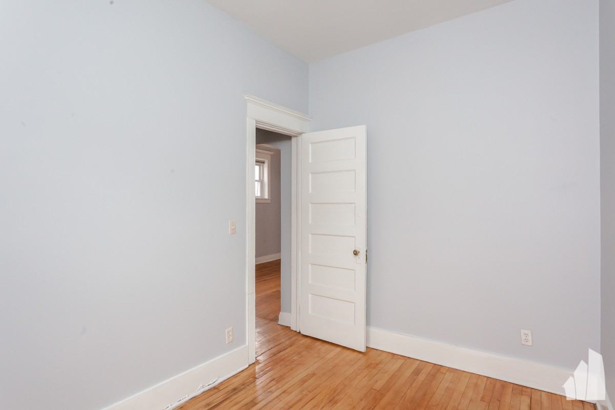 941 W Windsor Ave #3 - Photo 6 of 21