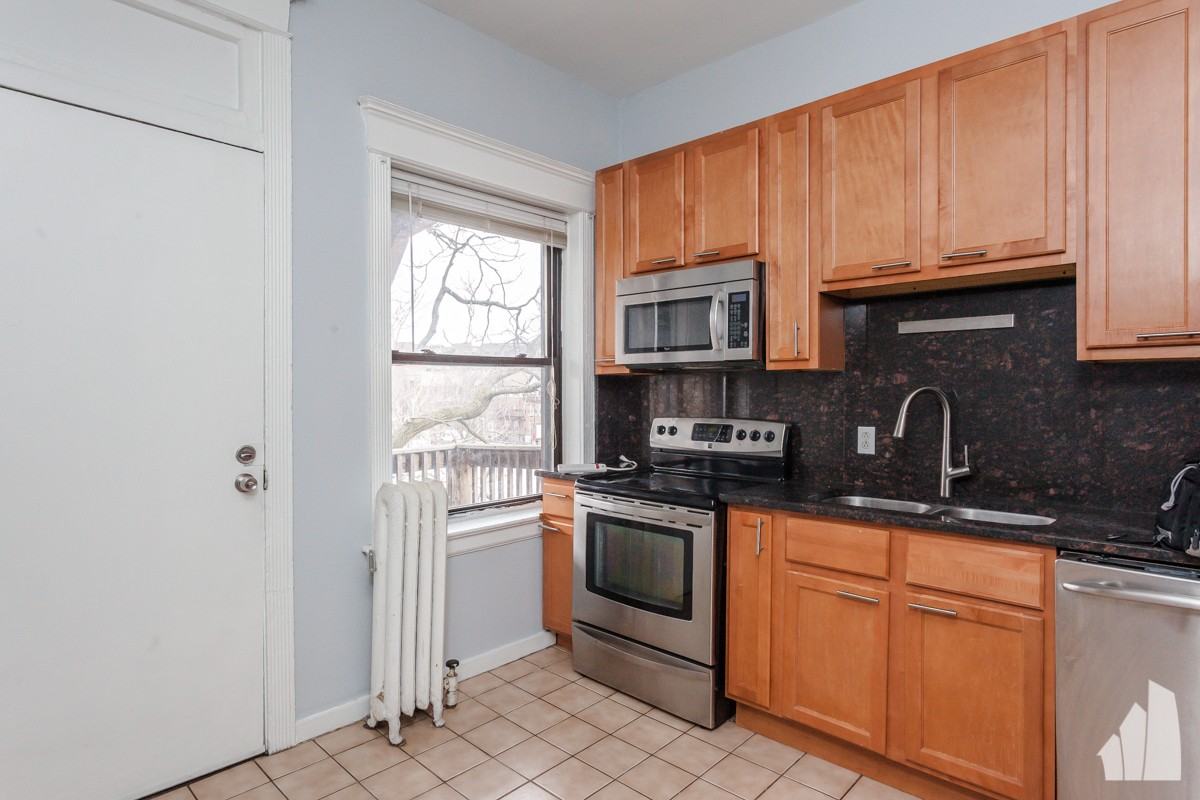 941 W Windsor Ave #3 - Photo 3 of 21