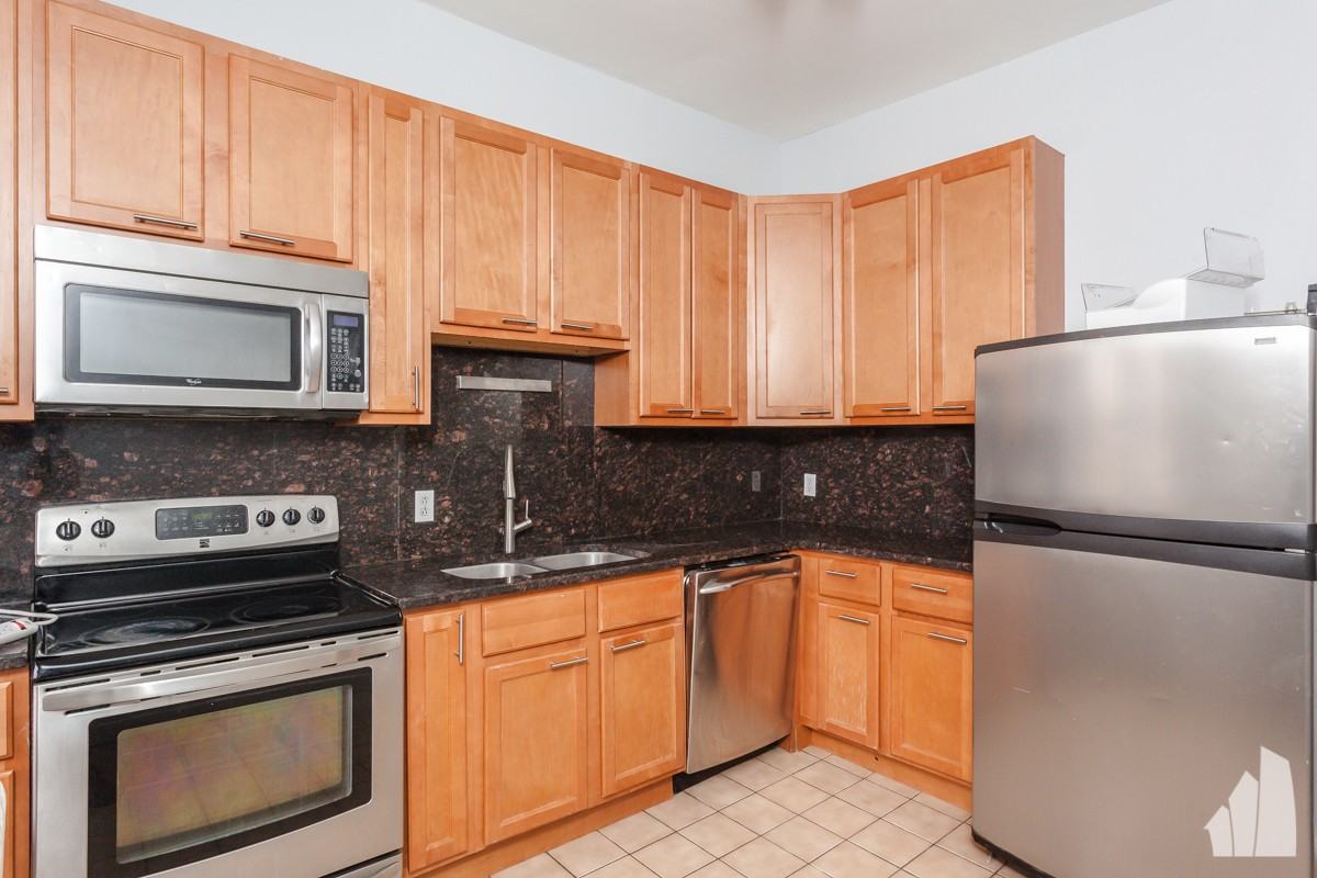 941 W Windsor Ave #3 - Photo 4 of 21