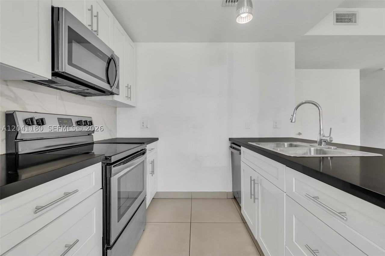 25871 Sw 139th Ct #25871 - Photo 7 of 36