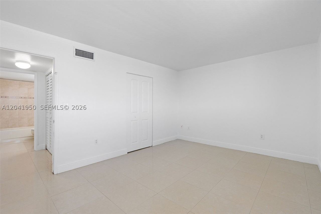 10288 Nw 9th Street Cir #501 - Photo 4 of 22