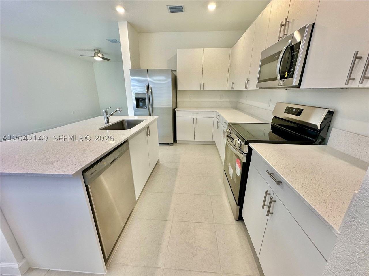 114 Sw 184th Pl #114 - Photo 4 of 24