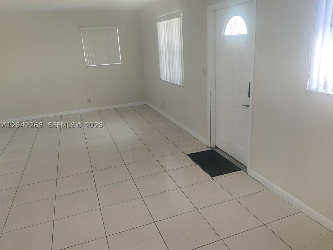 844 Sw 10th St #3 - Photo 4 of 14