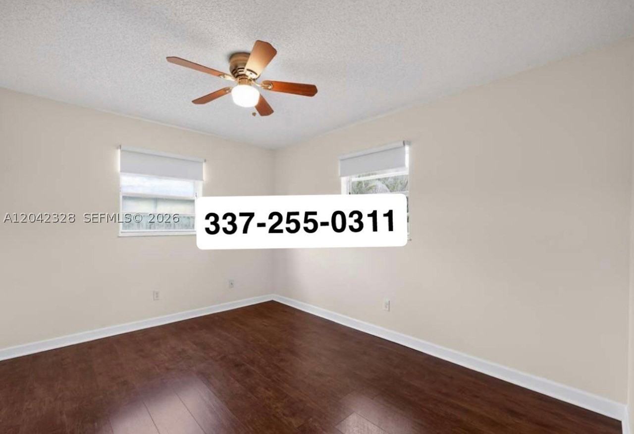 543 Se Marydale Ter - Photo 3 of 5