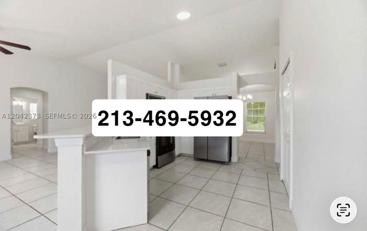 221 Sw Amesbury Ave - Photo 3 of 3