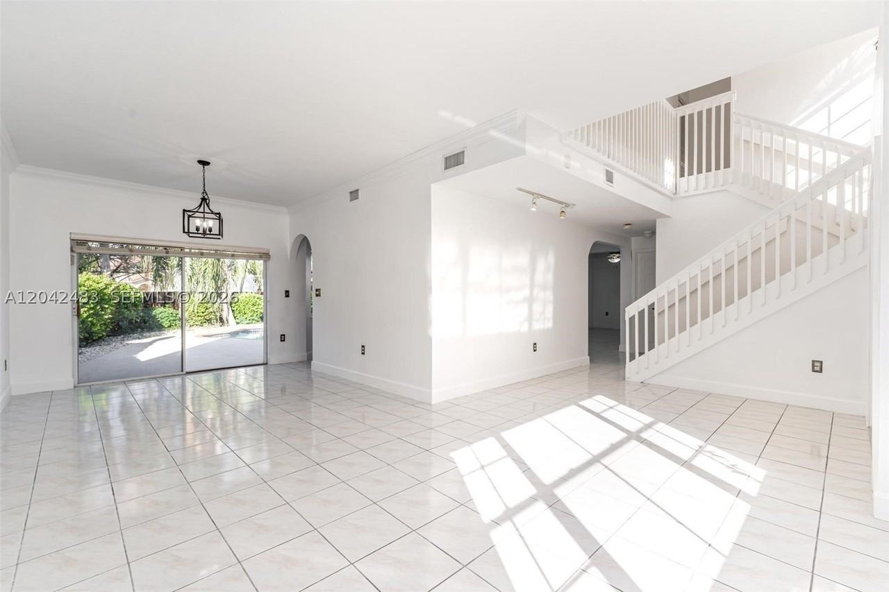 4671 Sw 154th Pl - Photo 5 of 31