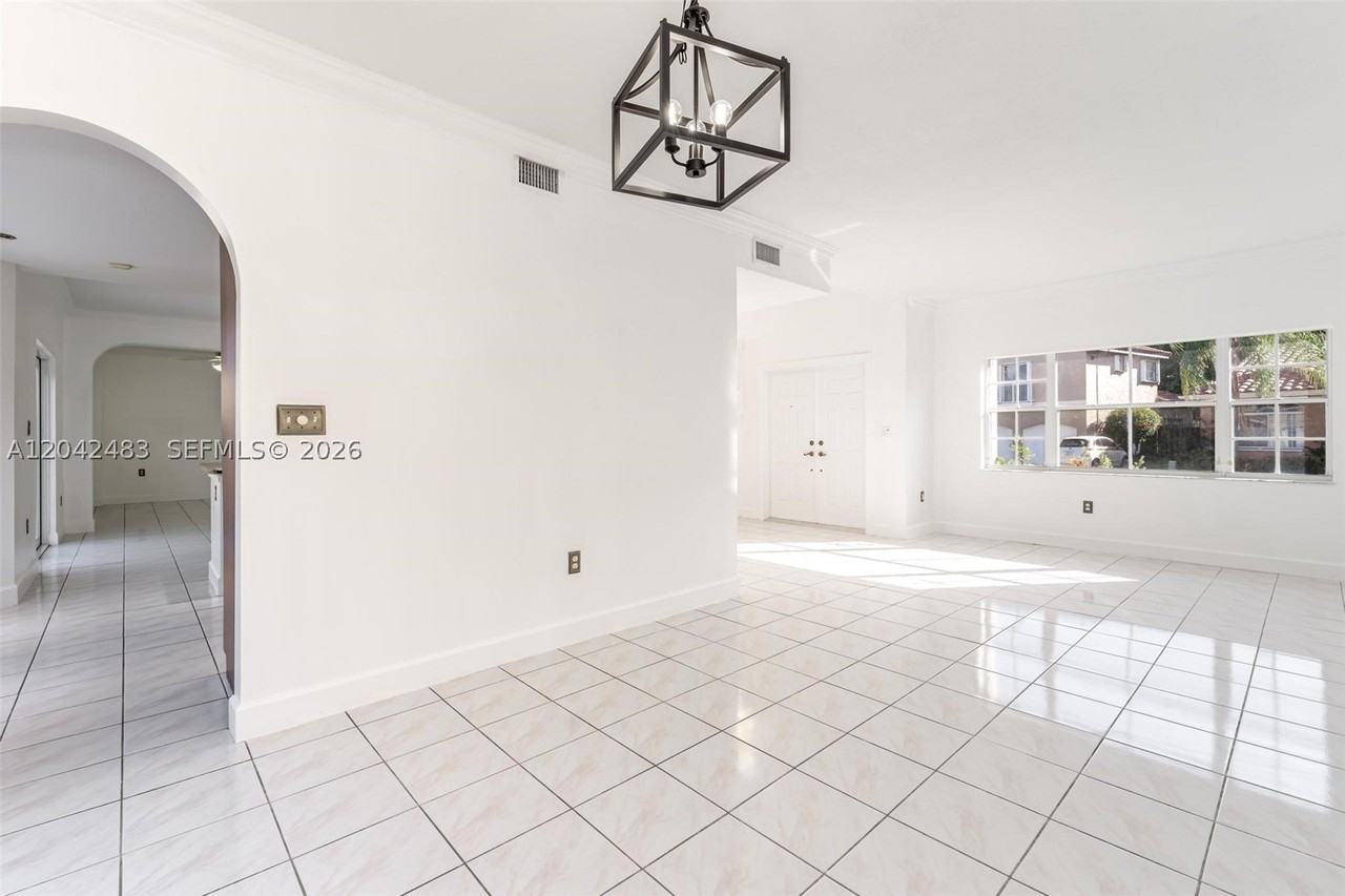 4671 Sw 154th Pl - Photo 7 of 31