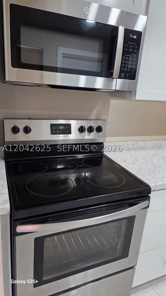 251 Ne 187th St #809 - Photo 2 of 5