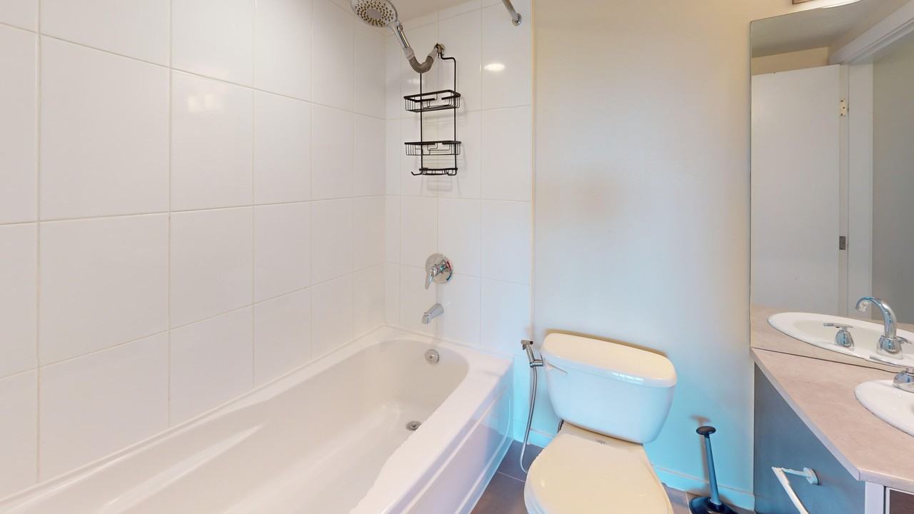 9981 Whalley Boulevard - Photo 9