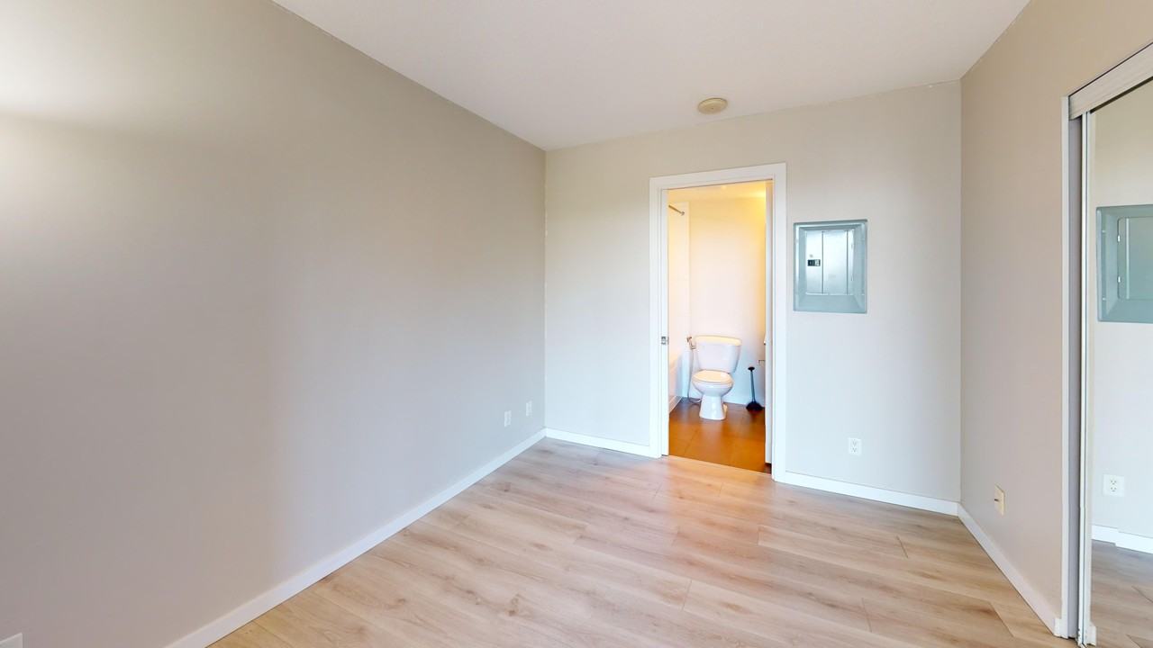 9981 Whalley Boulevard - Photo 8