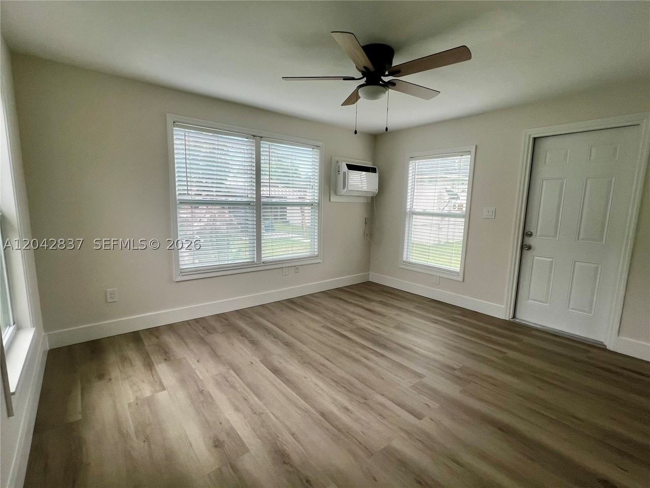 161 Nw 6th St #2 - Photo 4 of 11