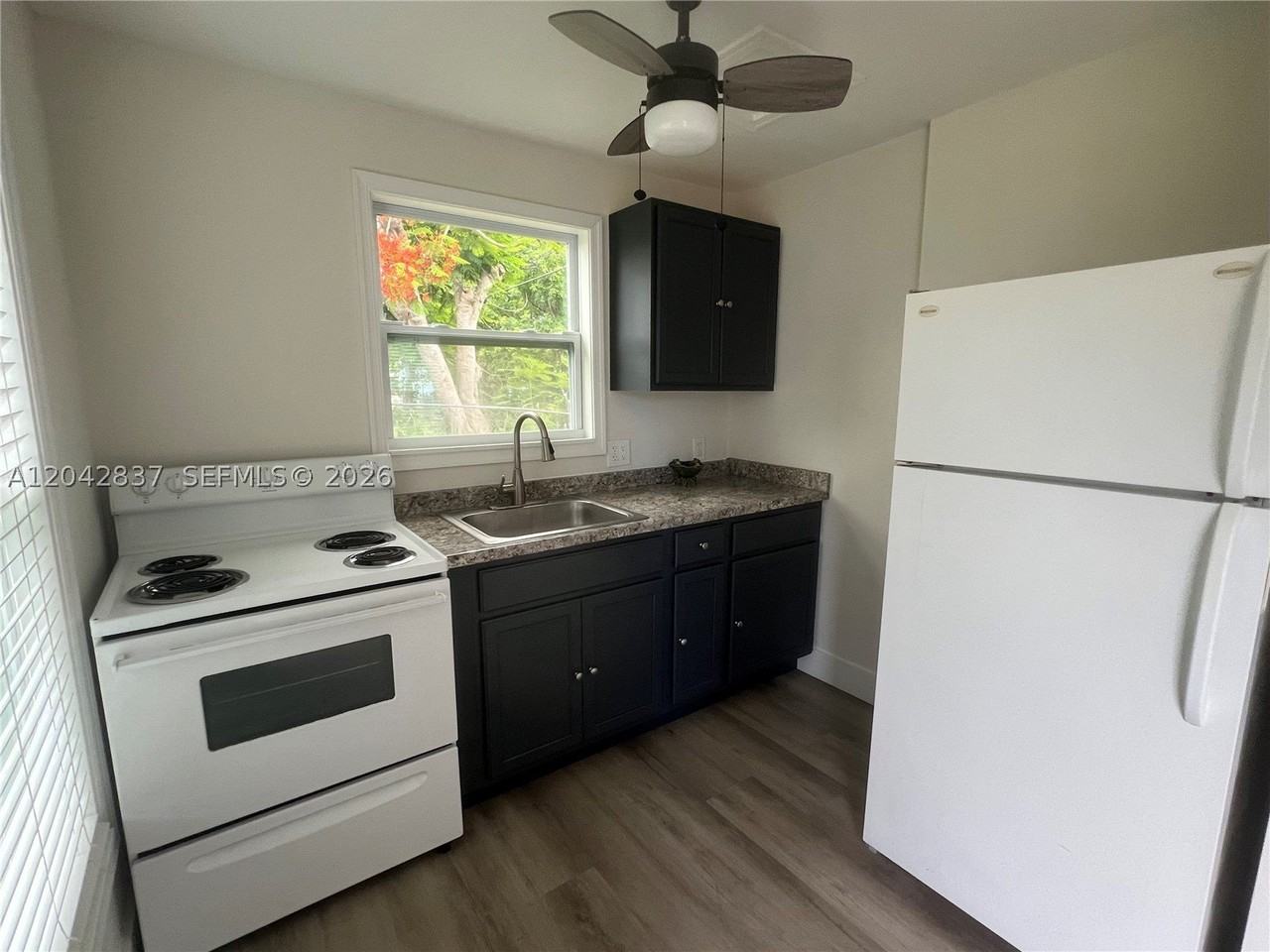 161 Nw 6th St #2 - Photo 5 of 11