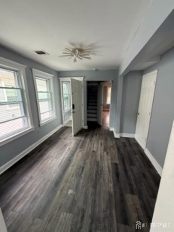 72 Charles St - Photo 5 of 13