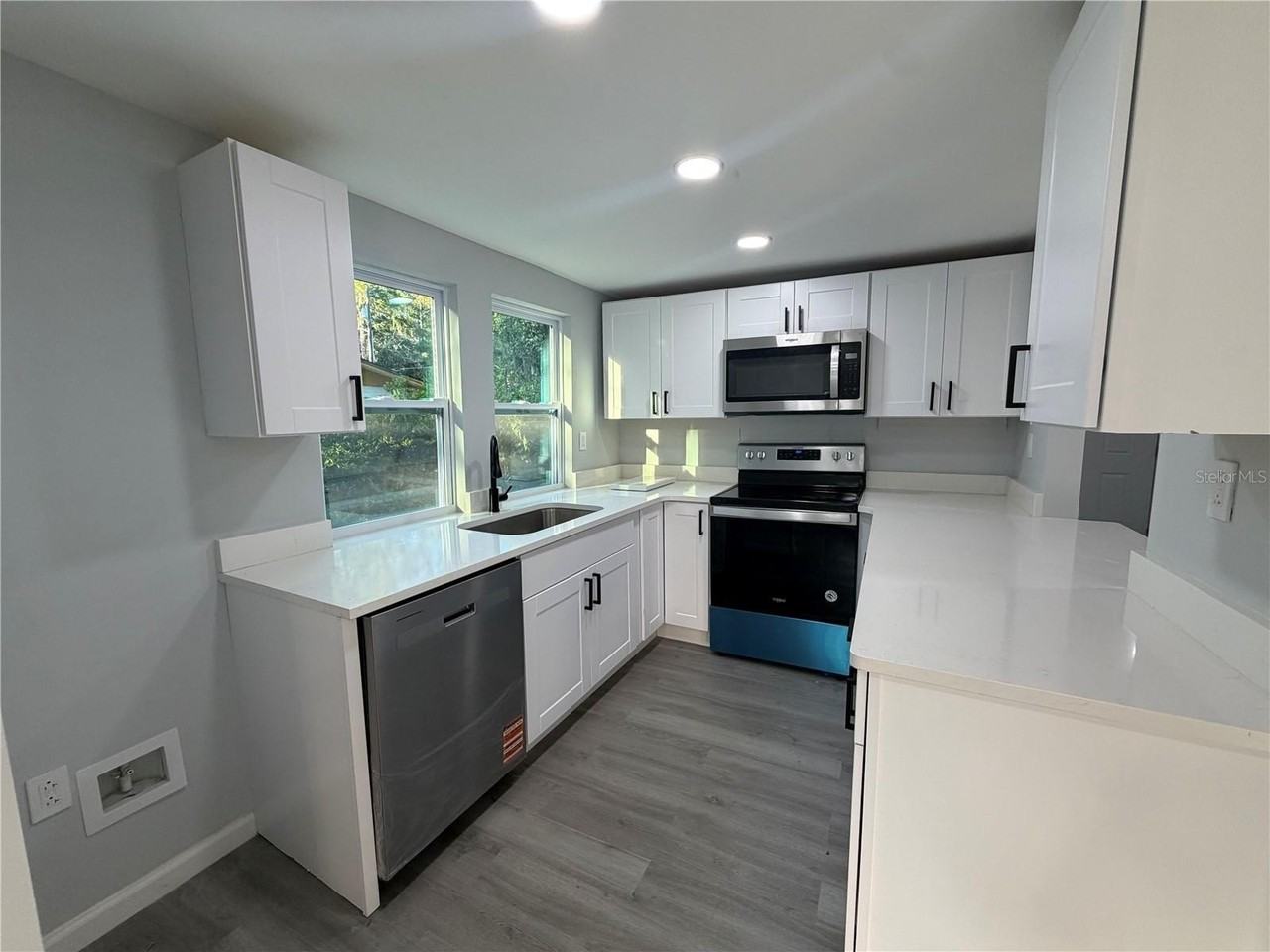 407 Ne 19th Dr - Photo 6 of 19