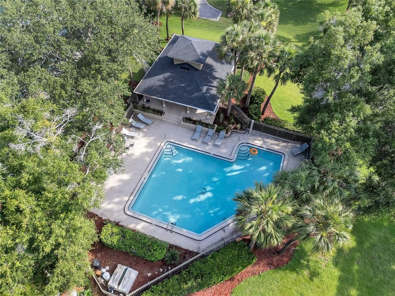 8313 Citrus Chase Dr - Photo 3 of 38