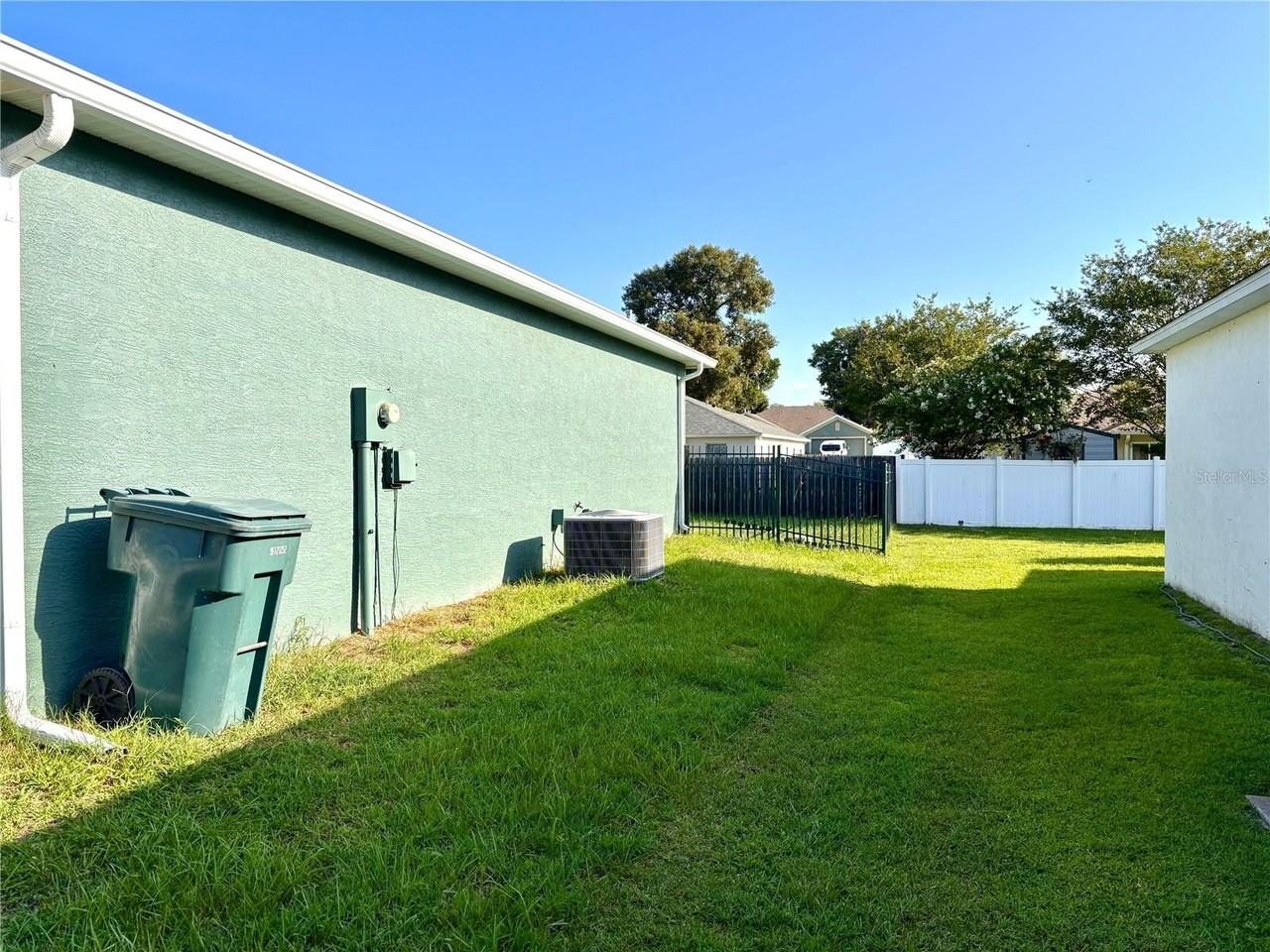 3007 Ne 24th Pl - Photo 4 of 27