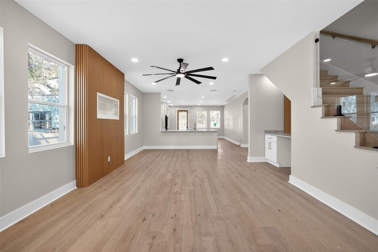 204 E Adalee St - Photo 2 of 13