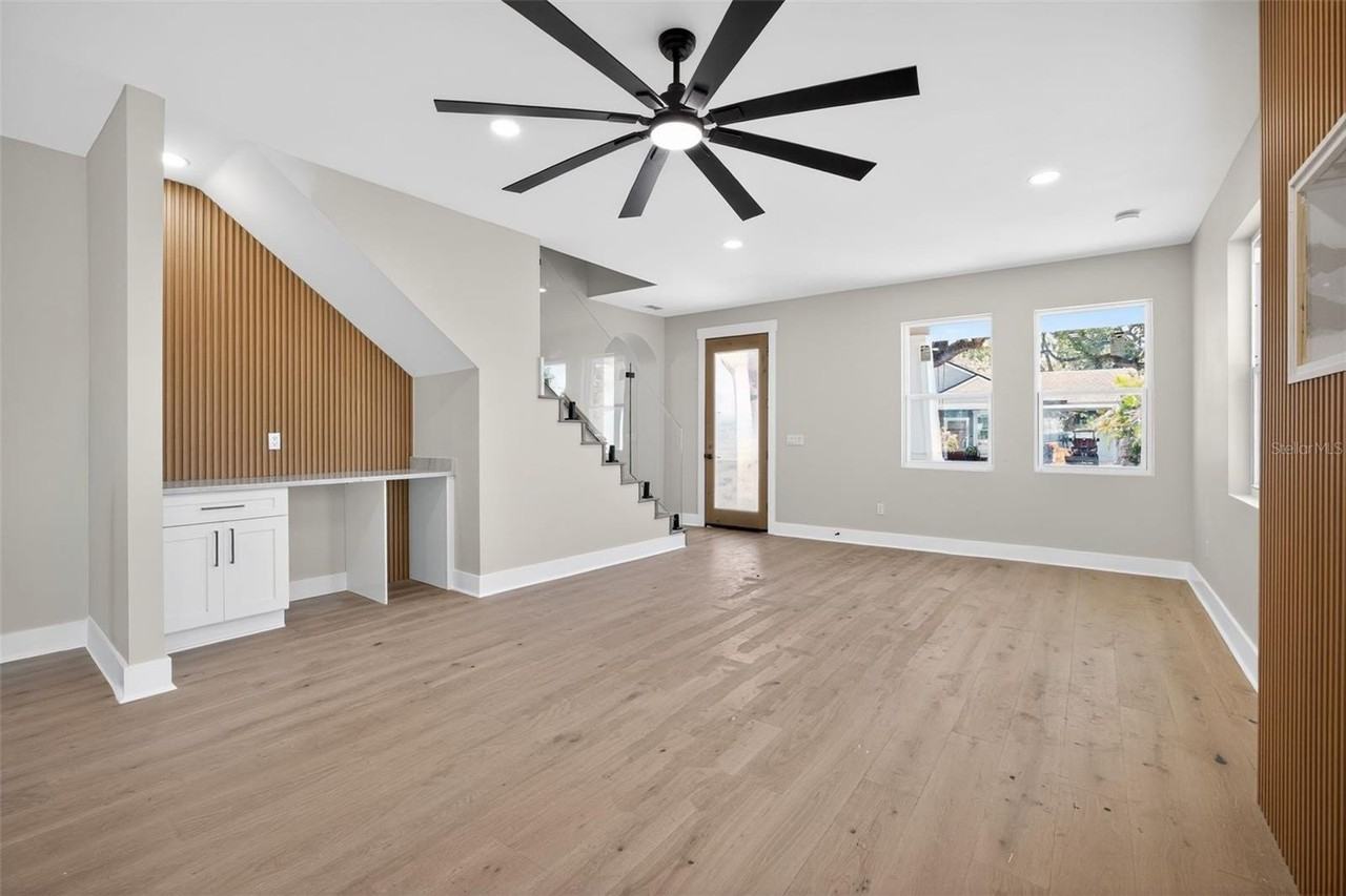 204 E Adalee St - Photo 3 of 13