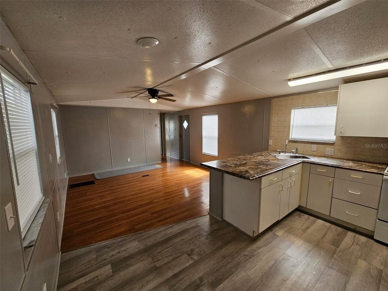 6720 69th Ave N - Photo 6 of 17
