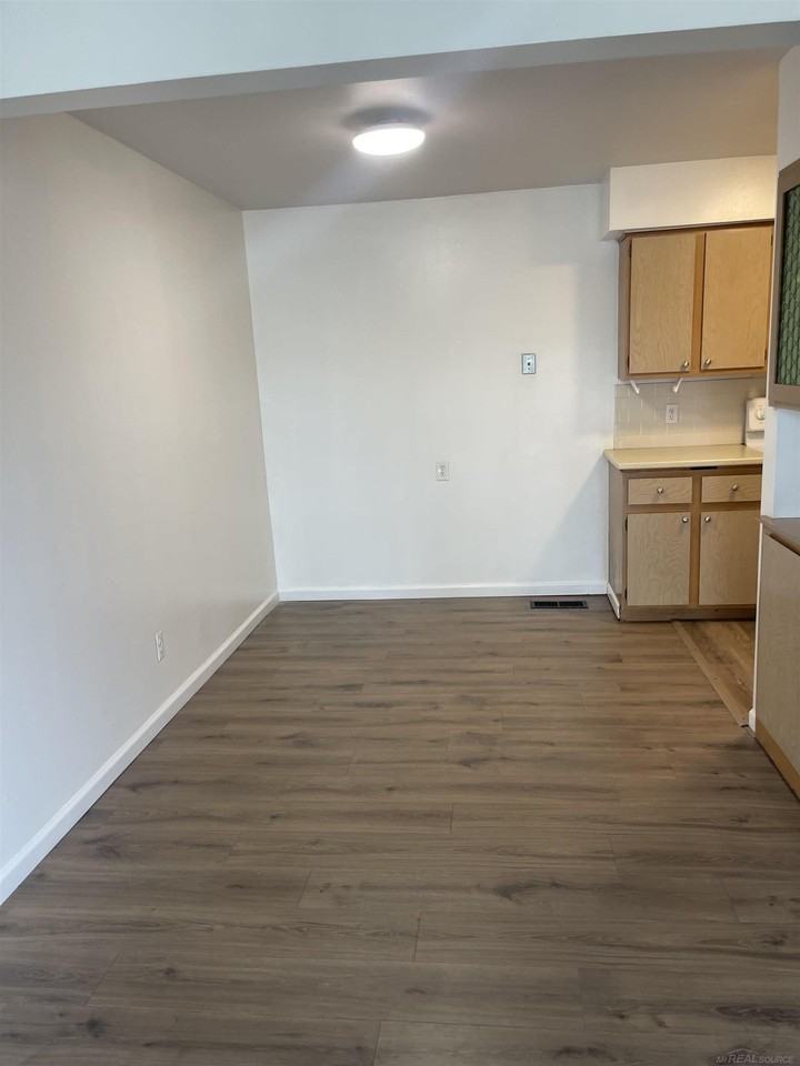 29313 Hayes Rd #G10 - Photo 6 of 13