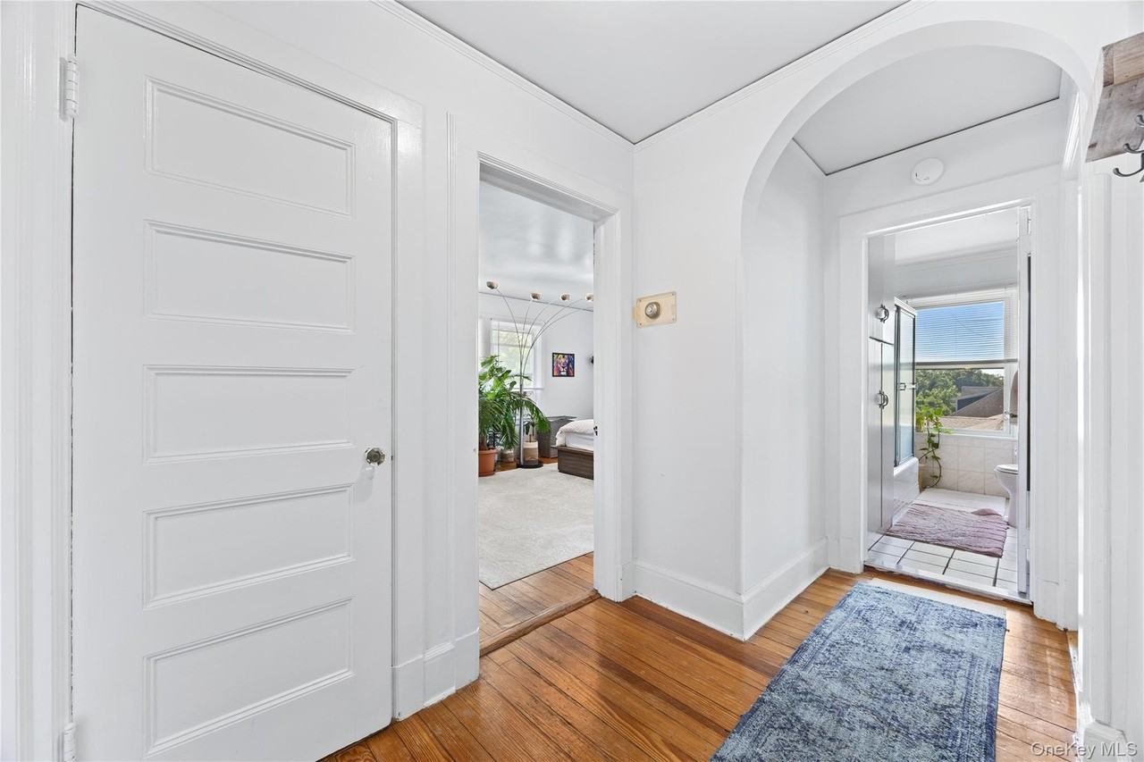 31 Howard Ave #2 - Photo 5 of 17