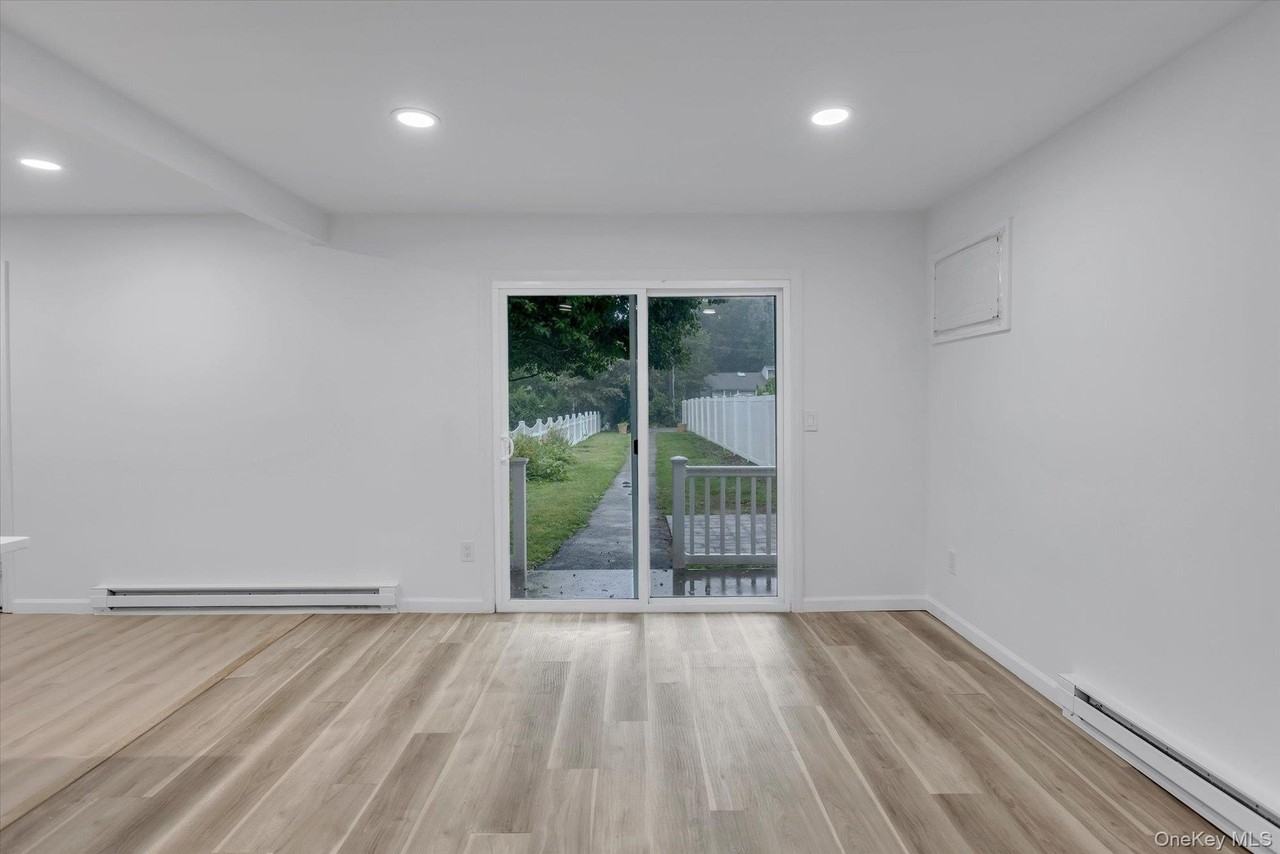 158 Continental Ave - Photo 3 of 11