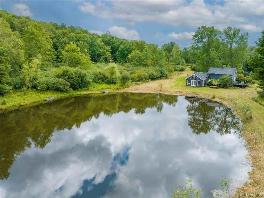 1667 Shandelee Road - Photo 3 of 36