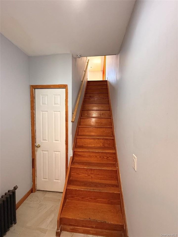 21734 Hempstead Ave - Photo 3 of 12