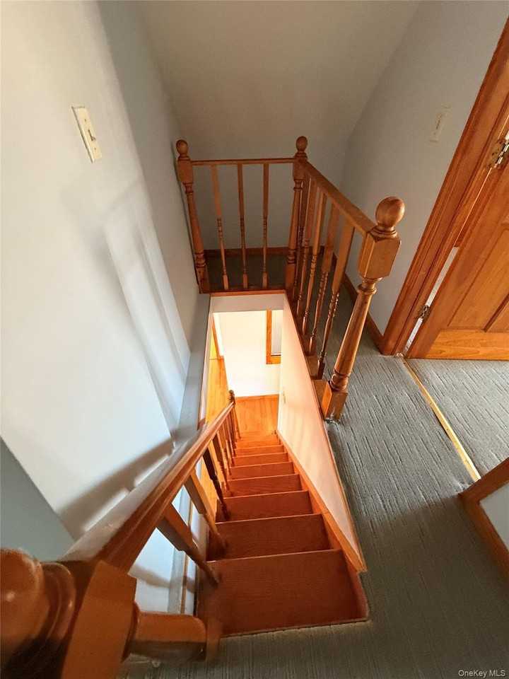 21734 Hempstead Ave - Photo 5 of 12