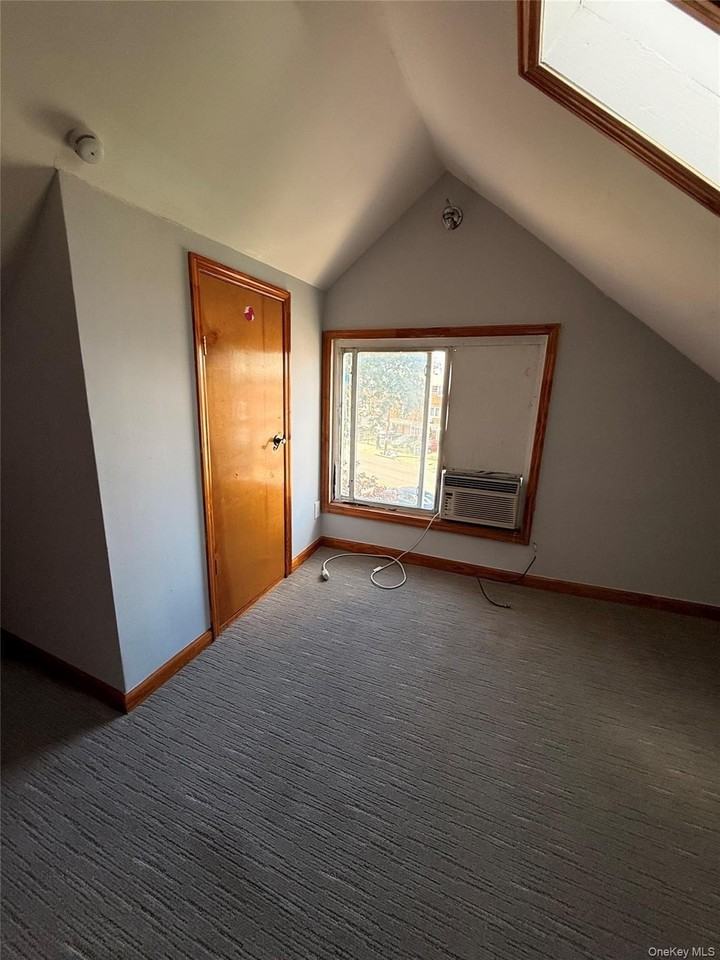 21734 Hempstead Ave - Photo 6 of 12