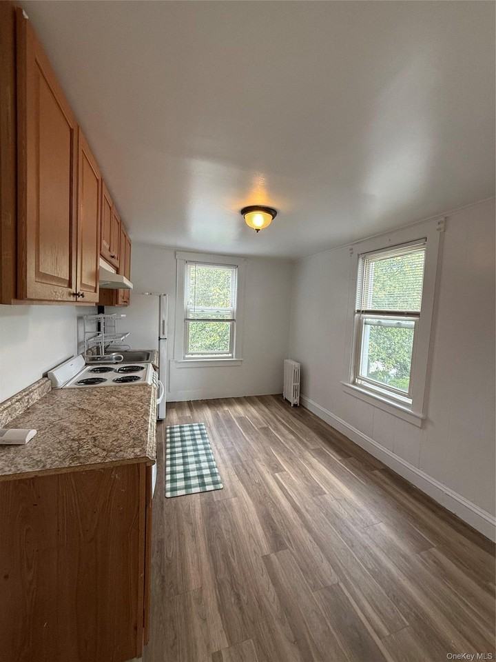 604 1st Ave - Photo 4 of 18