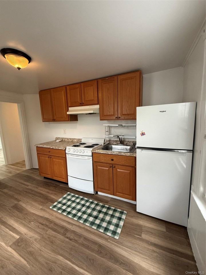 604 1st Ave - Photo 5 of 18