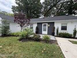 featured image of 185 Elmwood Rd