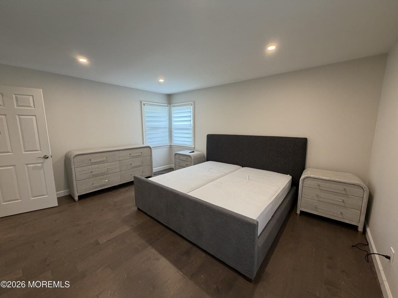 185 Elmwood Rd - Photo 6 of 12