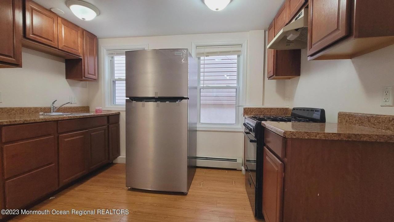 218 Porter Ave #B - Photo 5 of 16