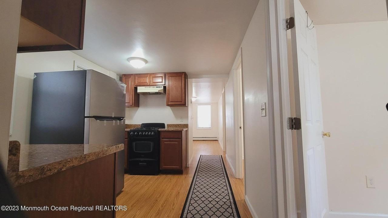 218 Porter Ave #B - Photo 6 of 16