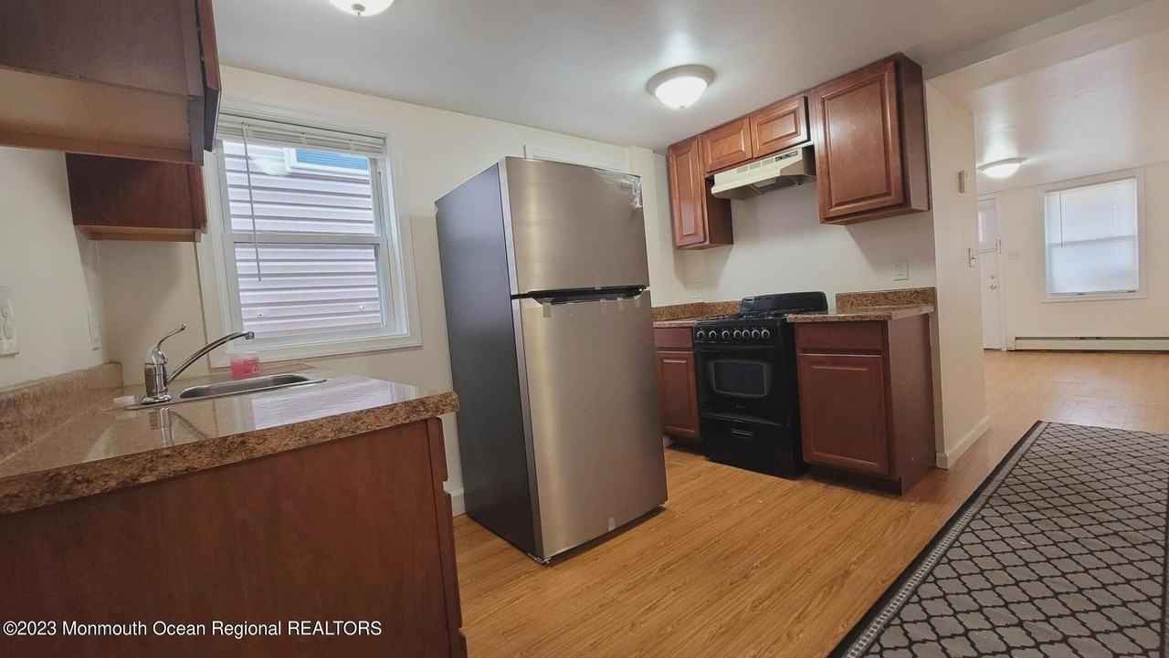218 Porter Ave #B - Photo 7 of 16
