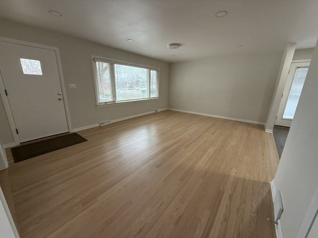 1S526 Nimitz Rd - Photo 3 of 17