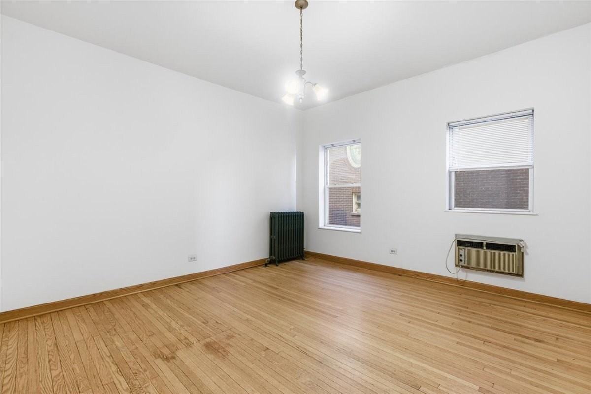 4518 N Sheridan Rd #2C - Photo 2 of 8