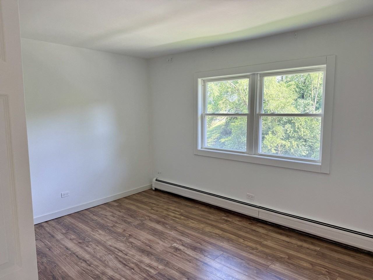 255 E Oak St #10 - Photo 6 of 10