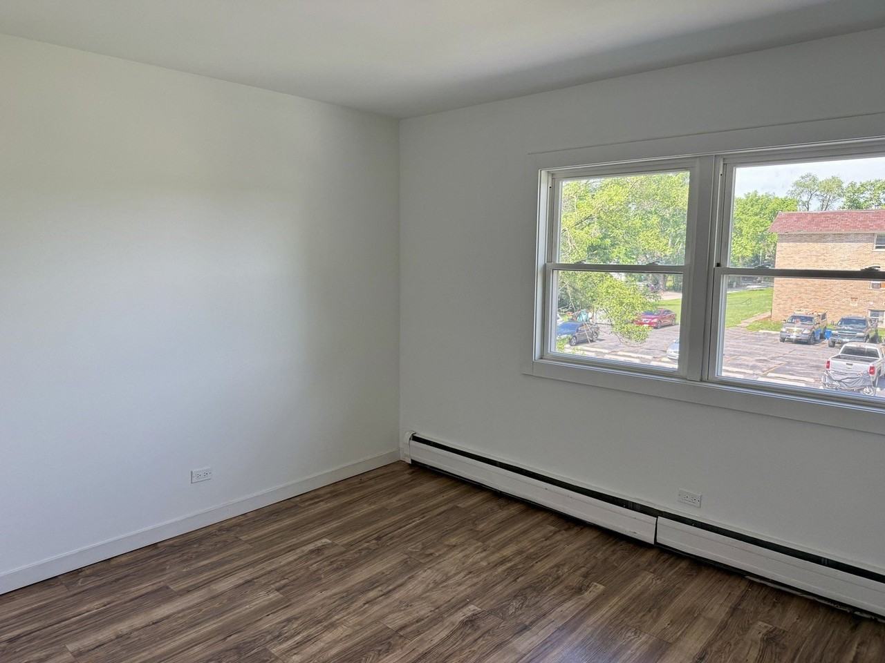 255 E Oak St #10 - Photo 7 of 10