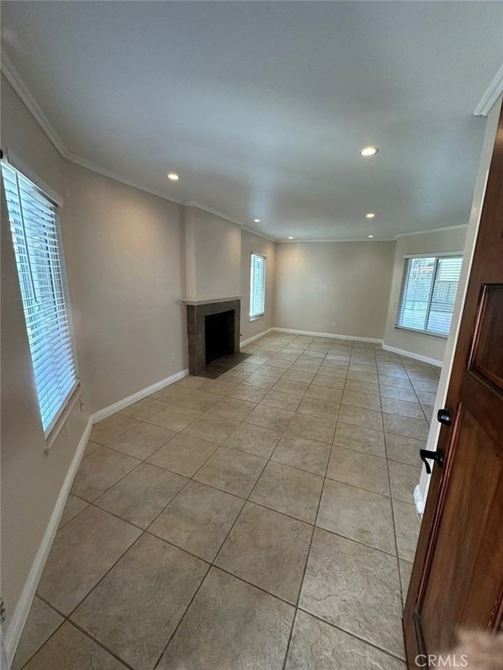 29 Town And Country Rd - Photo 2 of 24