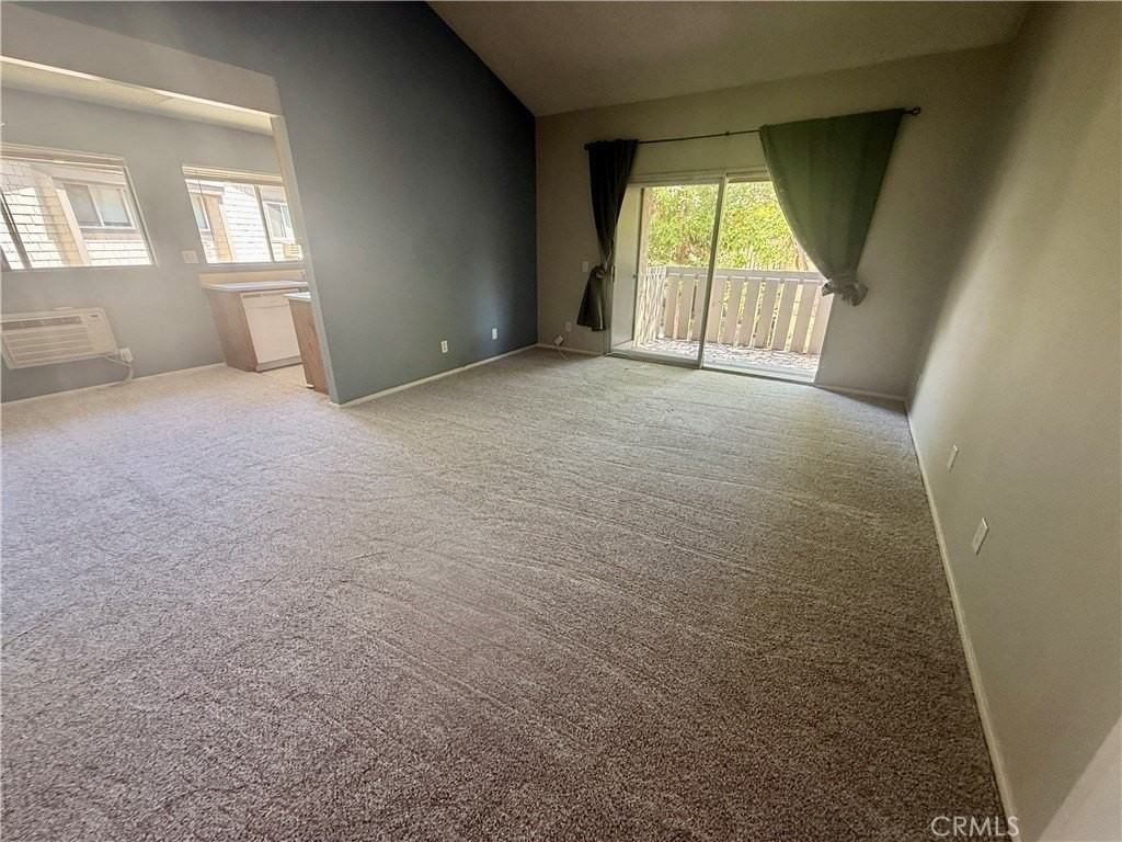 960 E Bonita Ave - Photo 4 of 27