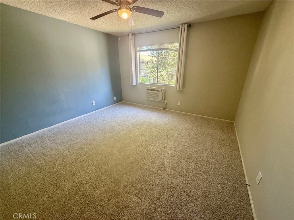 960 E Bonita Ave - Photo 5 of 27