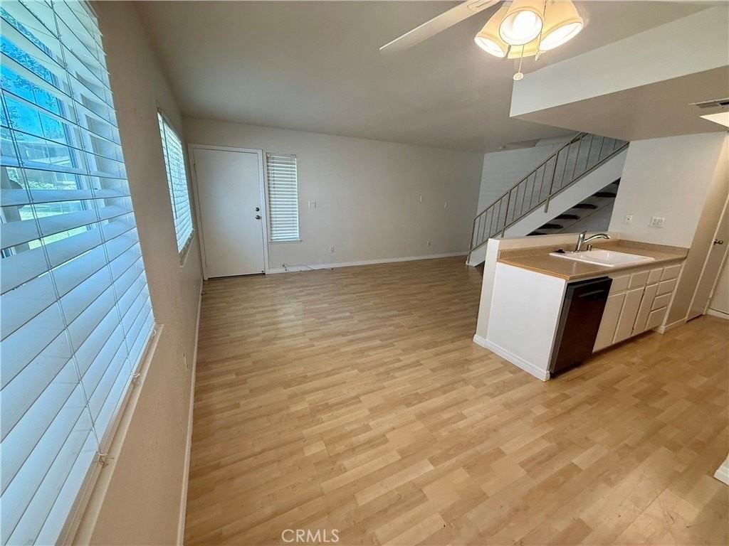 3053 Knollwood Ave - Photo 3 of 22