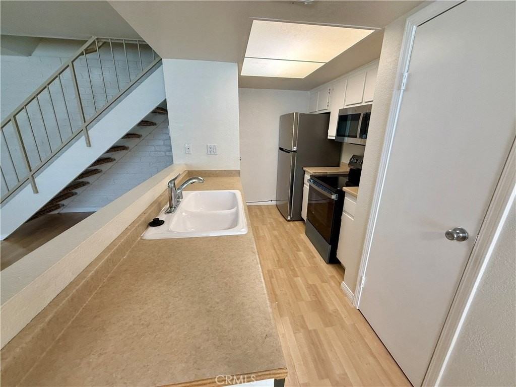 3053 Knollwood Ave - Photo 4 of 22